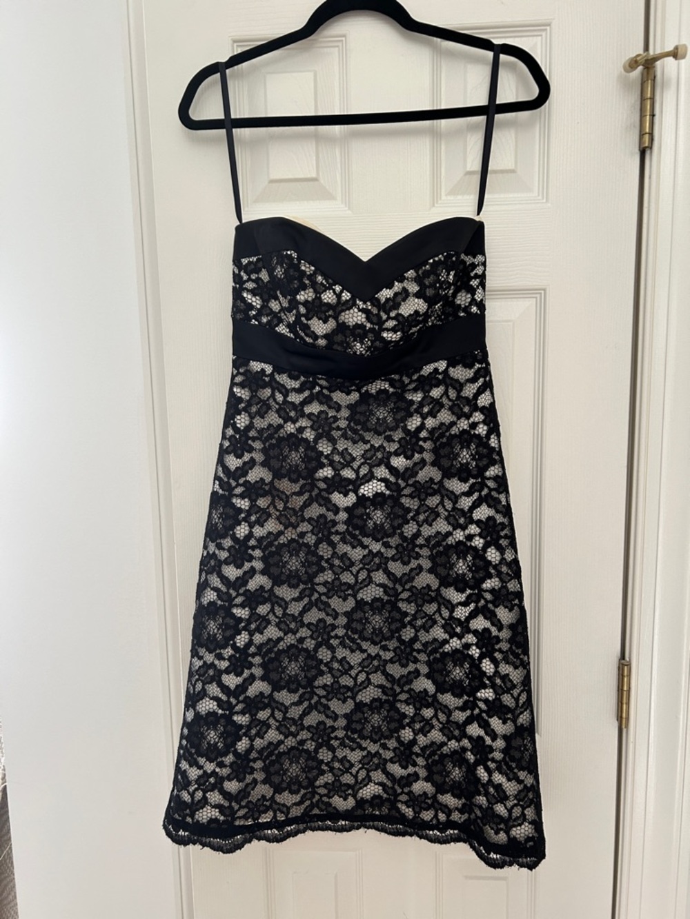 White House Black Market Black Lace Strapless A-Line Dress sz 2